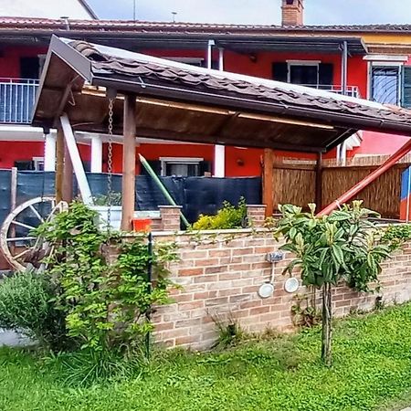 Casa Appartamento Vacanze La Fermata Delle Rondini Castello di Annone 外观 照片