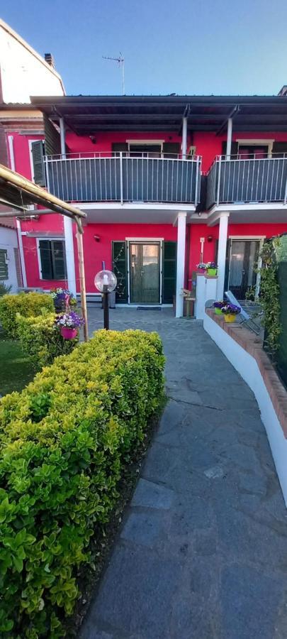 Casa Appartamento Vacanze La Fermata Delle Rondini Castello di Annone 外观 照片