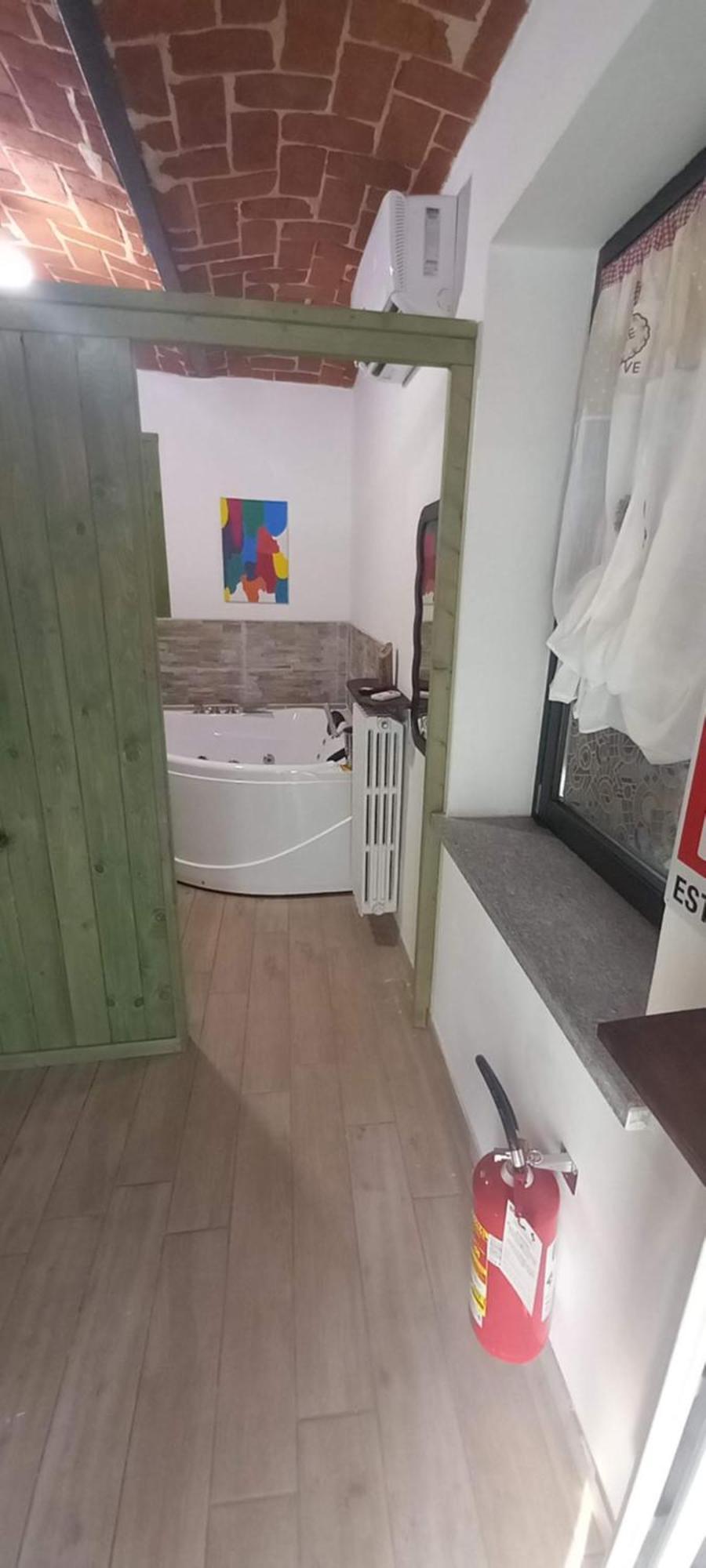 Casa Appartamento Vacanze La Fermata Delle Rondini Castello di Annone 外观 照片