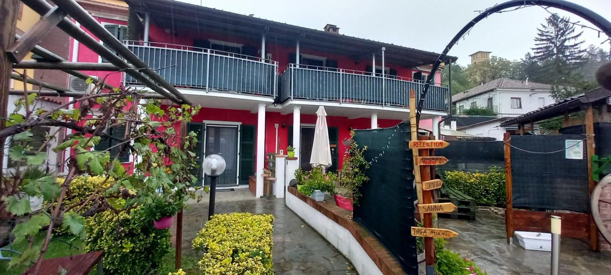Casa Appartamento Vacanze La Fermata Delle Rondini Castello di Annone 外观 照片